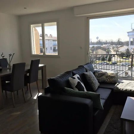 Superbe Appartement Proche Bordeaux Pied Du Tram Lormont Exterior photo